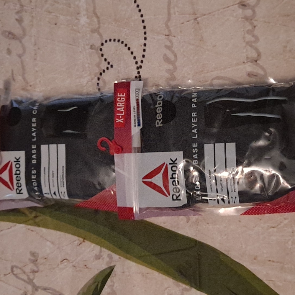 2pc Reebok Soft performance warmth layer set
